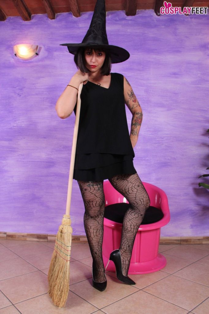 large cosplayfeet image