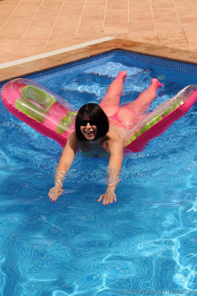 large desyra-nylon image